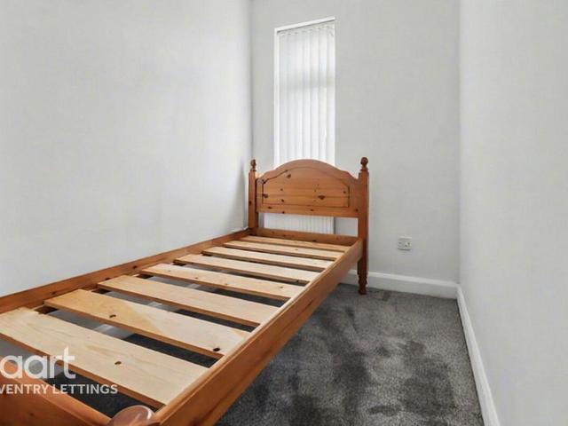 Herrick Road, COVENTRY 3 bed end of terrace house to rent £1,195 pcm £276 pw
