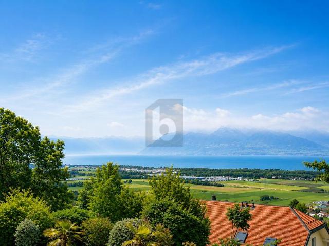 HERRLICH MIT PANORAMABLICK AUF DEN SEE