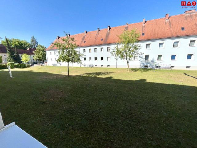 Herrlich sanierte Erdgeschosswohnung mit moderner Wohnküche, stilvollem Badezimmer und Grünblick in ruhiger Siedlungslage mit ausgezeichneter Infrastruktur, ideal für kleine Familien!