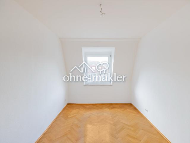 Herrliche 2 Zimmer + Balkon mit Altbaucharme im Szeneviertel Gostenhof! PROVISIONSFREI!