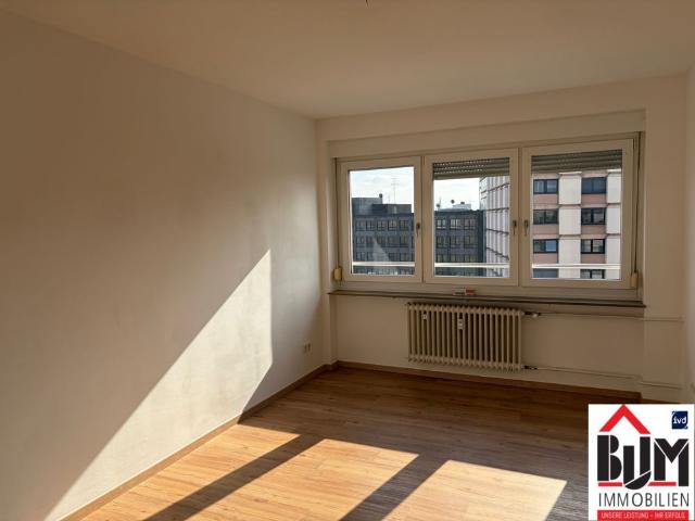 Herrliche Aussicht 1 Zimmer Duschbad sofort frei Herd + Spüle