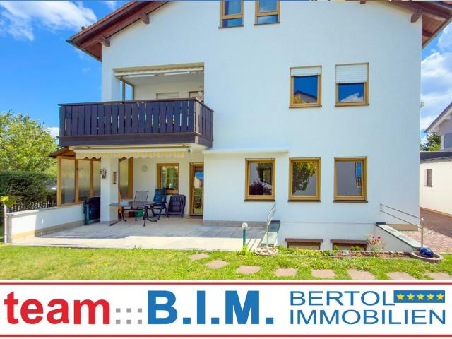 Herrliche Gartenwohnung mit Südloggia | großer Hobby /Büroraum mit Duschbad | Carport