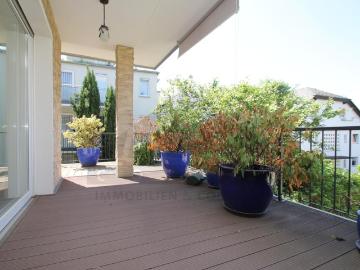 Herrliche Großwohnung mit riesigem Balkon, Skylineblick, Kamin, inkl. Doppelgarage u. v. m