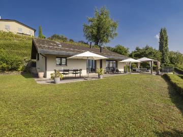 Herrliche freistehende Villa mit herrlichem Seeblick