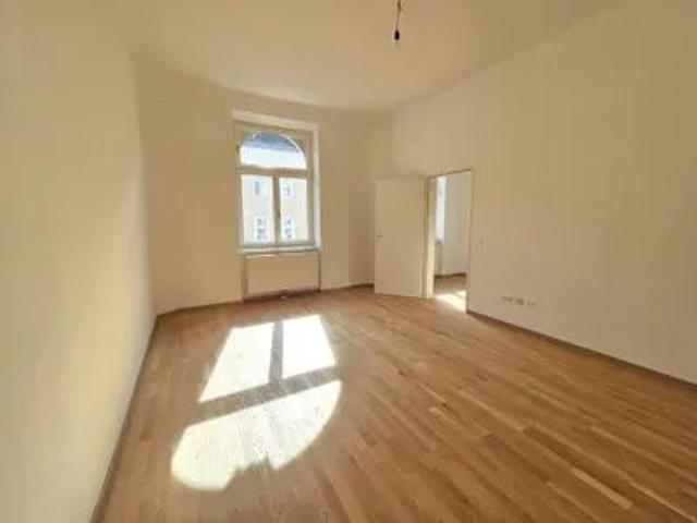 Herrliche klassische Altbauwohnung in U Bahnnähe