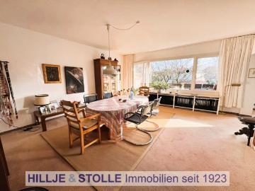 Herrliche Lage im Quellenweg großzügige Wohnung mit Balkon!
