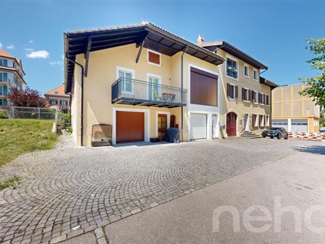Herrliches Doppelhaus mit 6,5 Zimmern 217 m² Ideal für Familien