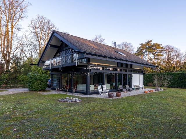 Herrliches helles Haus am Rande des Genfer Golfclubs