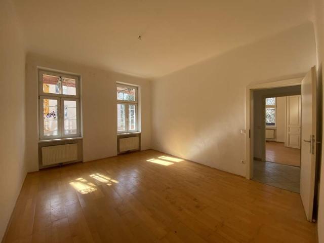 Herrschaftlich Wohnen am Tivoli | großzügige 3 Zimmerwohnung in prachtvollem Altbauhaus!