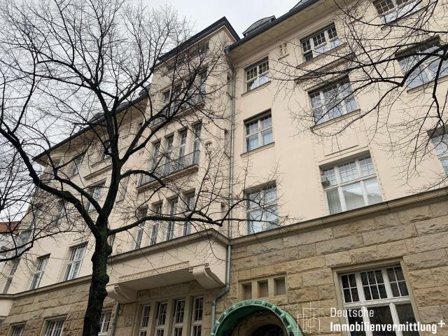 Herrschaftliche 6 Zimmer Wohnung in top Lage