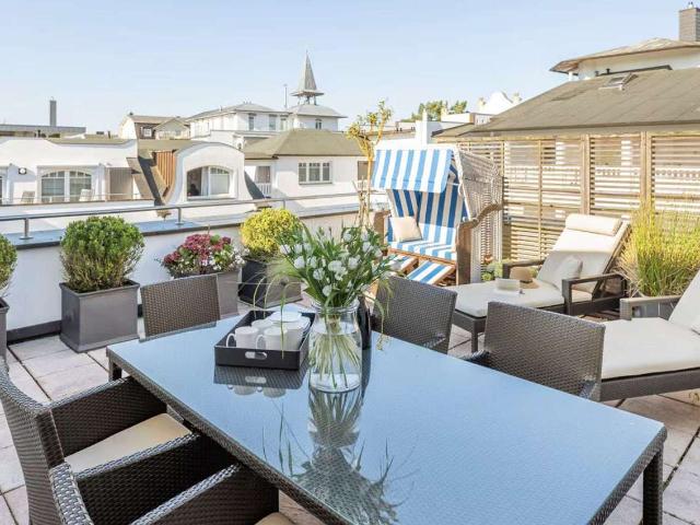 Herrschaftliche Ferienwohnung mit großzügiger Sonnenterrasse und Strandnähe