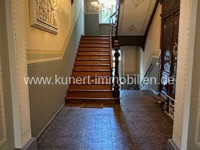 Herrschaftliches Mehrfamilienhaus im halleschen Paulusviertel mit 3 großen Wohnungen, Büro + Garage