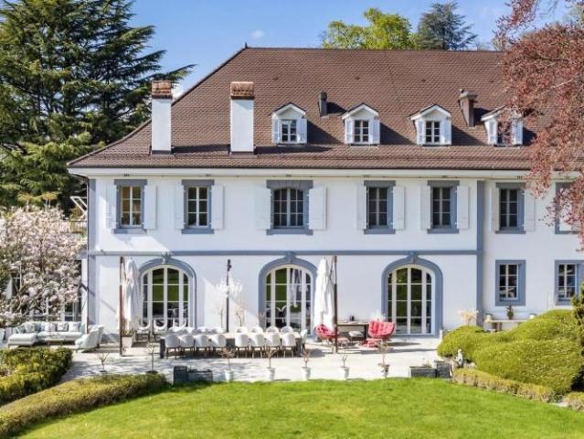 Herrschaftliches, komplett renoviertes Herrenhaus