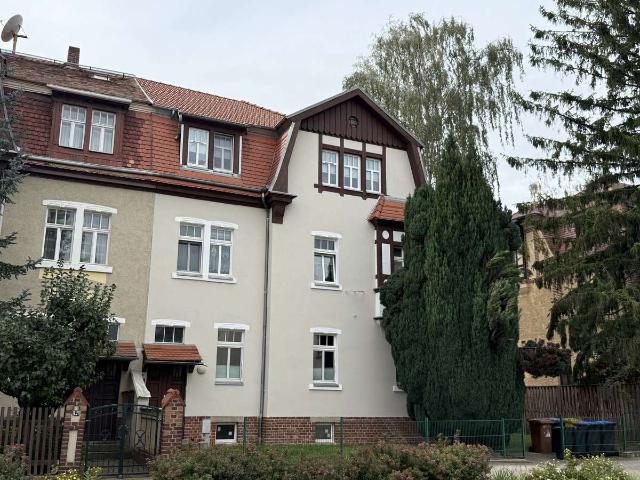 Herrschaftliches, saniertes & voll vermietetes Mehrfamilienhaus mit Grundstück in beliebter Lage!