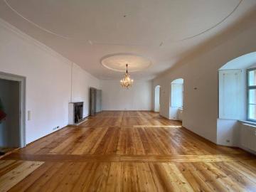 Herrschaftliches Wohnen im Schloss 142,85 m² 3,5 Zimmer