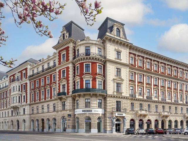 Herrschaftliches Wohnen in einem historischen Stadtpalais Erstbezug/klimatisiert gegenüber dem Palais Auersperg