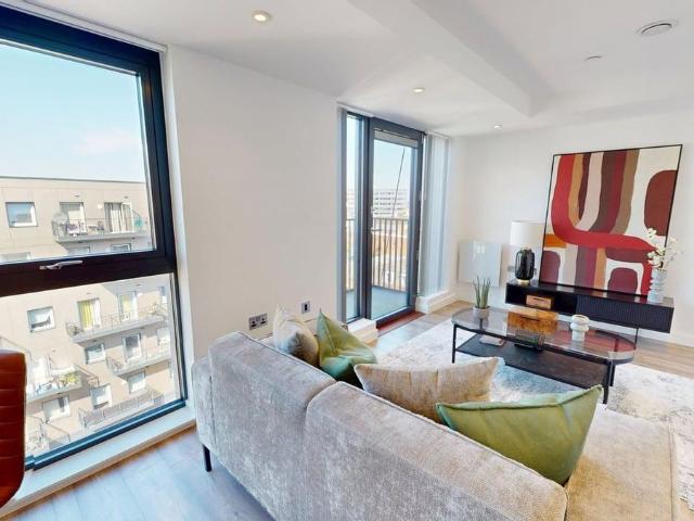Herschel Street, Slough SL1, 1 bed flat to rent, £1,545 pcm | PrimeLocation