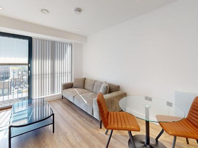 Herschel Street, Slough SL1, 2 bed flat to rent, £1,795 pcm | PrimeLocation