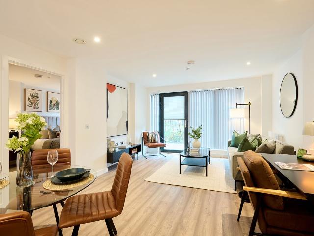 Herschel Street, Slough SL1, 2 bed flat to rent, £1,795 pcm | PrimeLocation
