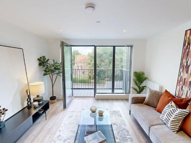 Herschel Street, Slough SL1, 2 bed flat to rent, £1,865 pcm | PrimeLocation