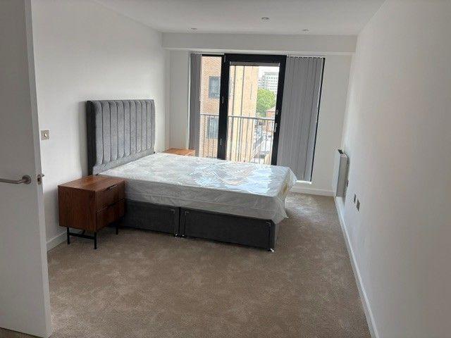 Herschel Street, Slough SL1, 2 bed flat to rent, £1,885 pcm | PrimeLocation