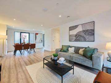 Herschel Street, Slough SL1, 3 bed flat to rent, £2,650 pcm | PrimeLocation