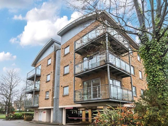 Hersham Road, Walton On Thames, Surrey KT12, 2 bed flat to rent, £1,950 pcm | PrimeLocation