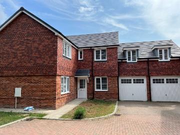 Hestia Place, Burgess Hill RH15, 5 bed detached house to rent, £3,000 pcm | PrimeLocation