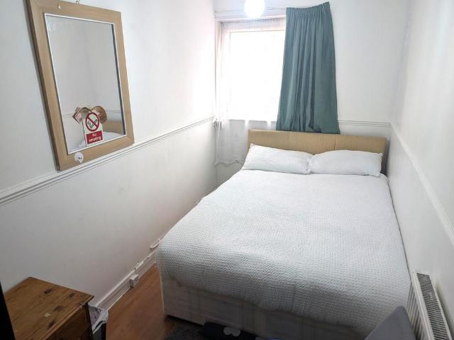 Heston Grange, Hounslow, TW5 1 bed in a house share to rent £650 pcm £150 pw