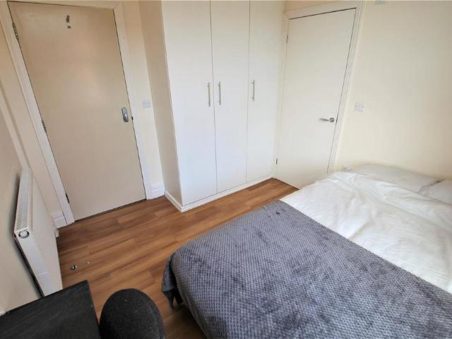 Hesketh Avenue, Kirkstall, Leeds, LS5. 1 bed in a house share to rent £563 pcm £130 pw