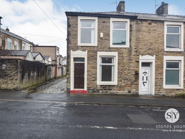 Hesketh Street, Great Harwood BB6, 2 bed end terrace house to rent, £850 pcm | PrimeLocation