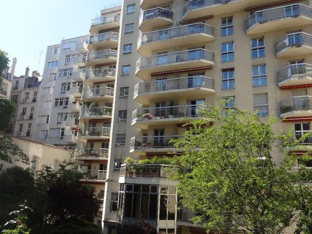 Hespérides Vaugirard Paris 15ème 2 pièces avec terrasse. Calme et ensoleillé