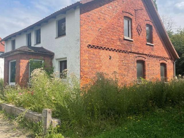 Hess. Oldendorf OT Krückeberg, EFH mit Bachlauf