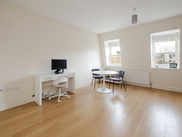 Hessel Street, London E1, 1 bed flat to rent, £1,850 pcm | PrimeLocation