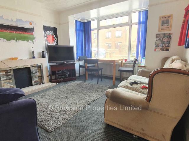 Hessle Avenue, Hyde Park, Leeds LS6, 3 bed terraced house to rent, £1,300 pcm | PrimeLocation