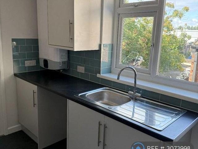 Hessle Road, Hull, HU3 1 bed flat to rent £600 pcm £138 pw