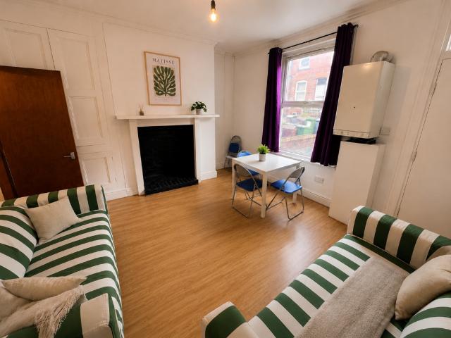 Hessle View, Leeds LS6 6 bed house to rent £2,990 pcm £690 pw