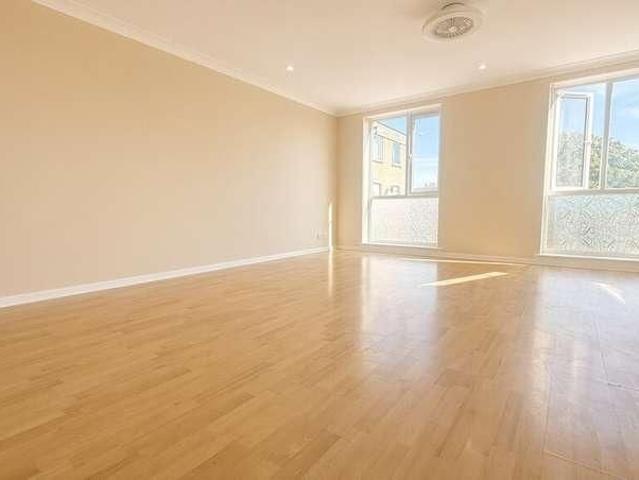 Hetherington Road, Shepperton, TW17
