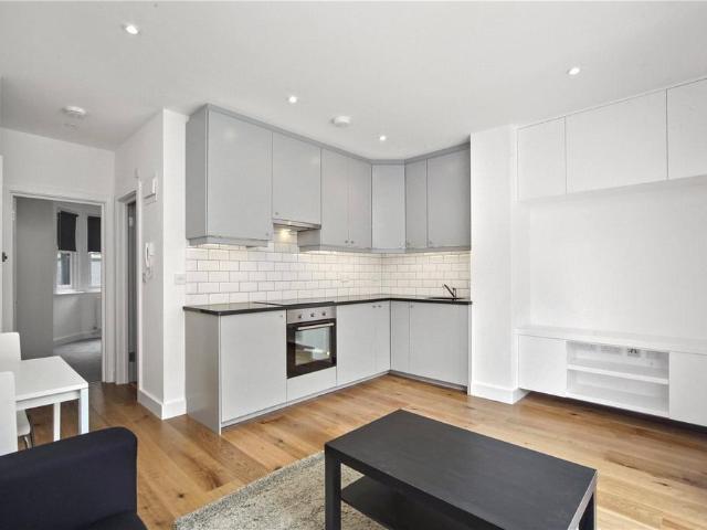 Hetley Road, London, W12 1 bed apartment to rent £1,900 pcm £438 pw