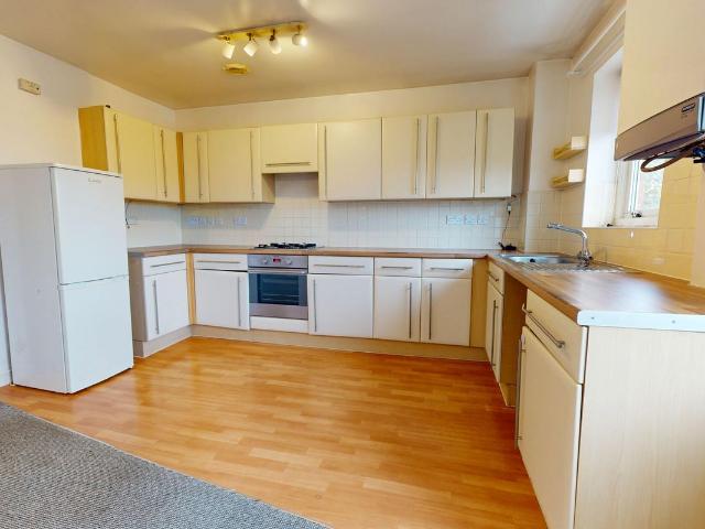 Hever Gardens, Ashford TN23, 2 bed flat to rent, £1,050 pcm | PrimeLocation