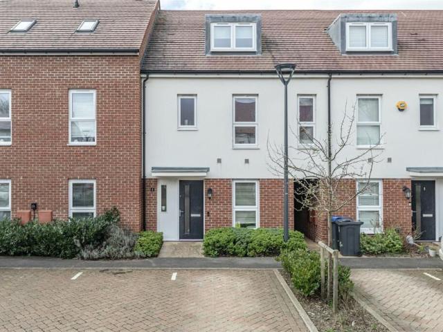 Hewlett Close, Addlestone, Surrey KT15, 4 bed terraced house to rent, £2,750 pcm | PrimeLocation