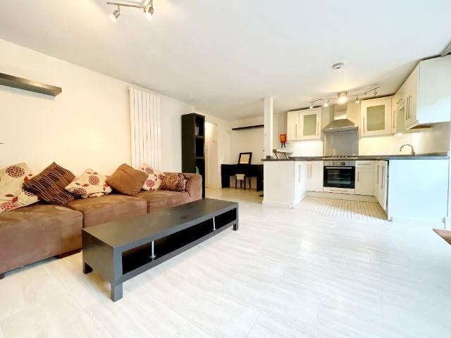 Hewlett Road, Cheltenham GL52, 1 bed flat to rent, £1,050 pcm | PrimeLocation