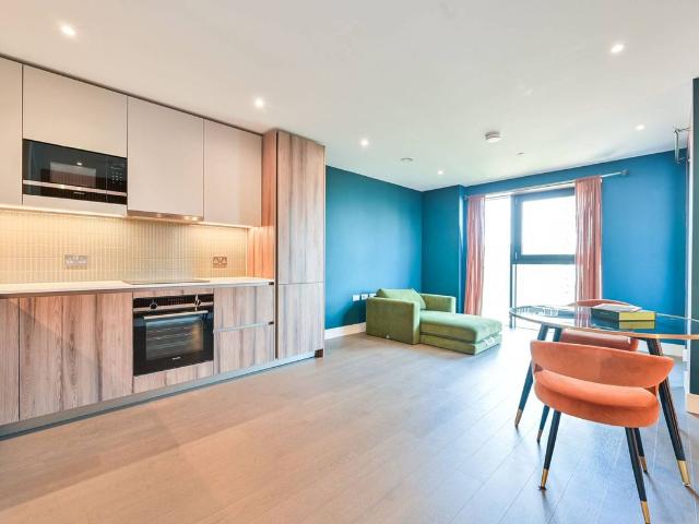 Hewson Way, Elephant And Castle, London SE17, 1 bed flat to rent, £3,100 pcm | PrimeLocation