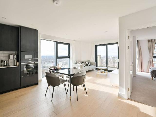 Hewson Way, Elephant And Castle, London SE17, 2 bed flat to rent, £4,200 pcm | PrimeLocation