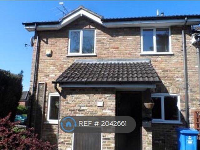 Hexham Close, Sandhurst GU47, 2 bed end terrace house to rent, £1,550 pcm | PrimeLocation