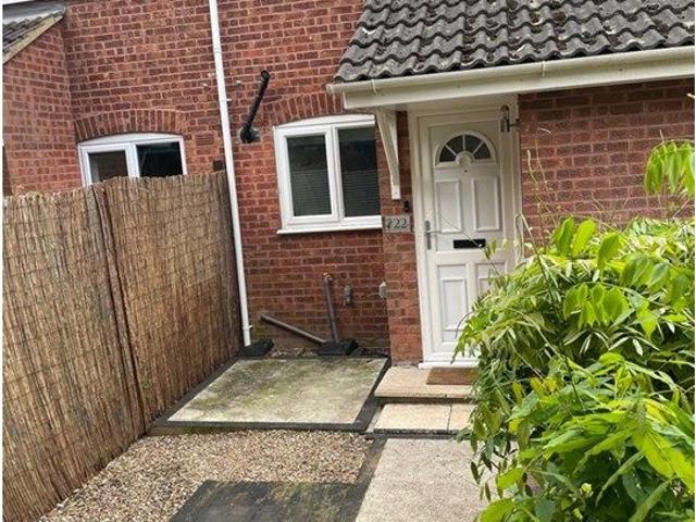 Hexham Close, Sandhurst GU47, 2 bed end terrace house to rent, £1,500 pcm | PrimeLocation