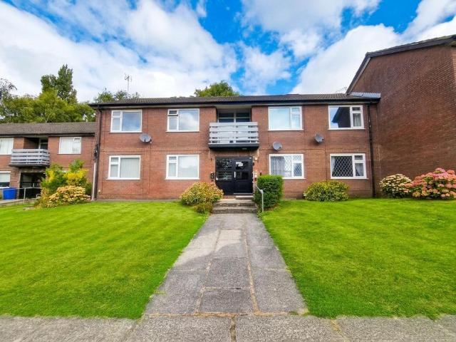Heywood Gardens, Prestwich, M25 1 bed flat to rent £850 pcm £196 pw