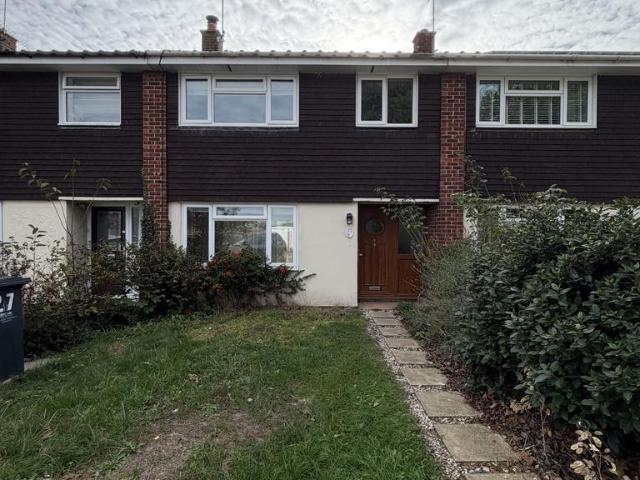 Heywood Way, Heybridge CM9 3 bed terraced house to rent £1,450 pcm £335 pw