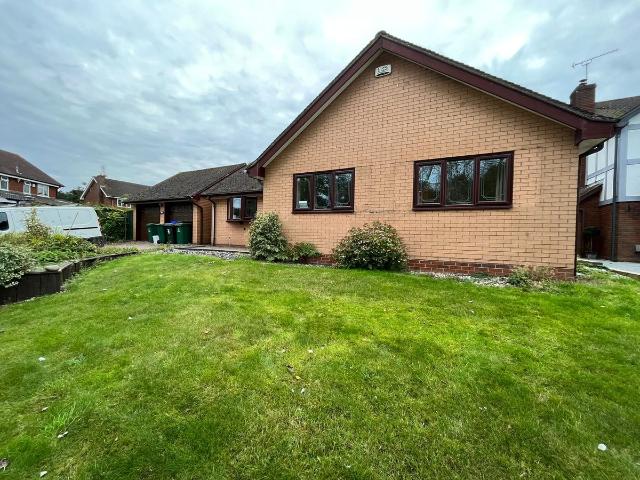 Heycroft, Coventry CV4, 3 bed detached bungalow to rent, £1,900 pcm | PrimeLocation