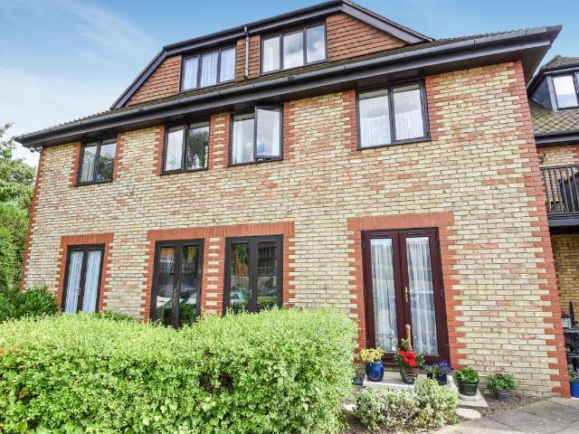 Heydon Court, West Wickham BR4, Studio to rent, £950 pcm | PrimeLocation